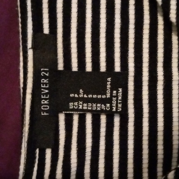 Stripped cropped t-shirt - Picture 2 of 3